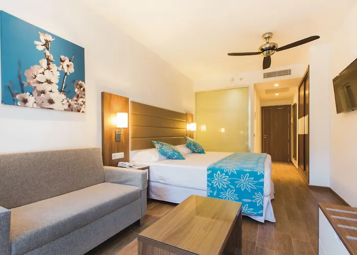 فندق Riu Bravo 4*